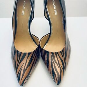 Gianni Bini Black and Brown Heels with Elegant Design